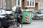 Amsterdam 23 mei 2025
Tina de Bruin (met smiley peteje) op de fiets in Amsterdam zuid.