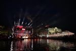 Amsterdam 5 mei 2026
5 mei Concert op de Amstel voor bevrijdingsdag . Koning Willem Alexander en Koningin Maxima zijn aanwezig .
Tineke Schouten en Splinter Chabot presenteren het . De artiesten die opterden zijn Roxeanne Hazes Acda en de Munnik Miss Envy Peru Edsilia Rombley Rolf Sanches en Fleur Raateland . Jamai Looman is dirigent .