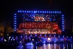 Amsterdam 5 mei 2026
5 mei Concert op de Amstel voor bevrijdingsdag . Koning Willem Alexander en Koningin Maxima zijn aanwezig .
Tineke Schouten en Splinter Chabot presenteren het . De artiesten die opterden zijn Roxeanne Hazes Acda en de Munnik Miss Envy Peru Edsilia Rombley Rolf Sanches en Fleur Raateland . Jamai Looman is dirigent .