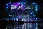 Amsterdam 5 mei 2026
5 mei Concert op de Amstel voor bevrijdingsdag . Koning Willem Alexander en Koningin Maxima zijn aanwezig .
Tineke Schouten en Splinter Chabot presenteren het . De artiesten die opterden zijn Roxeanne Hazes Acda en de Munnik Miss Envy Peru Edsilia Rombley Rolf Sanches en Fleur Raateland . Jamai Looman is dirigent .