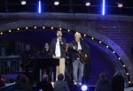Amsterdam 5 mei 2026
5 mei Concert op de Amstel voor bevrijdingsdag . Koning Willem Alexander en Koningin Maxima zijn aanwezig .
Tineke Schouten en Splinter Chabot presenteren het . De artiesten die opterden zijn Roxeanne Hazes Acda en de Munnik Miss Envy Peru Edsilia Rombley Rolf Sanches en Fleur Raateland . Jamai Looman is dirigent .