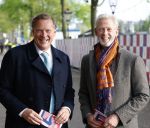 Amsterdam 5 mei 2026
5 mei Concert op de Amstel voor bevrijdingsdag . Koning Willem Alexander en Koningin Maxima zijn aanwezig .
Albert Verlinde kwam met partner Onno Hoes