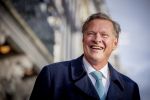 Amsterdam 5 mei 2026
5 mei Concert op de Amstel voor bevrijdingsdag . Koning Willem Alexander en Koningin Maxima zijn aanwezig .
Albert Verlinde kwam met partner Onno Hoes