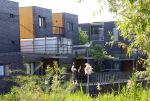 Almere 9 mei 2026
Ali B bij zijn huis een paar dagen na de uitspraak . Hij geniet lekker van het zonnetje
