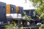 Almere 9 mei 2026
Ali B bij zijn huis een paar dagen na de uitspraak . Hij geniet lekker van het zonnetje