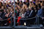 Amsterdam 5 mei 2026
5 mei Concert op de Amstel voor bevrijdingsdag . Koning Willem Alexander en Koningin Maxima zijn aanwezig .
Tineke Schouten en Splinter Chabot presenteren het . De artiesten die opterden zijn Roxeanne Hazes Acda en de Munnik Miss Envy Peru Edsilia Rombley Rolf Sanches en Fleur Raateland . Jamai Looman is dirigent .