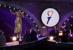 Amsterdam 5 mei 2026
5 mei Concert op de Amstel voor bevrijdingsdag . Koning Willem Alexander en Koningin Maxima zijn aanwezig .
Tineke Schouten en Splinter Chabot presenteren het . De artiesten die opterden zijn Roxeanne Hazes Acda en de Munnik Miss Envy Peru Edsilia Rombley Rolf Sanches en Fleur Raateland . Jamai Looman is dirigent .