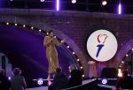 Amsterdam 5 mei 2026
5 mei Concert op de Amstel voor bevrijdingsdag . Koning Willem Alexander en Koningin Maxima zijn aanwezig .
Tineke Schouten en Splinter Chabot presenteren het . De artiesten die opterden zijn Roxeanne Hazes Acda en de Munnik Miss Envy Peru Edsilia Rombley Rolf Sanches en Fleur Raateland . Jamai Looman is dirigent .