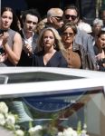 s Gravenzande 1 mei 2026
Begrafenis Jade Kops . Koningin Maxima heeft een mooi bloemstuk gestuurd . Emma Kok kwam met haar ouders en broer