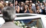 s Gravenzande 1 mei 2026
Begrafenis Jade Kops . Koningin Maxima heeft een mooi bloemstuk gestuurd . Emma Kok kwam met haar ouders en broer