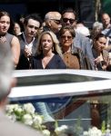 s Gravenzande 1 mei 2026
Begrafenis Jade Kops . Koningin Maxima heeft een mooi bloemstuk gestuurd . Emma Kok kwam met haar ouders en broer