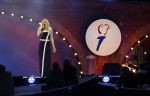 Amsterdam 5 mei 2026
5 mei Concert op de Amstel voor bevrijdingsdag . Koning Willem Alexander en Koningin Maxima zijn aanwezig .
Tineke Schouten en Splinter Chabot presenteren het . De artiesten die opterden zijn Roxeanne Hazes Acda en de Munnik Miss Envy Peru Edsilia Rombley Rolf Sanches en Fleur Raateland . Jamai Looman is dirigent .