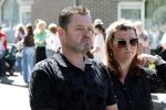 s Gravenzande 1 mei 2026
Begrafenis Jade Kops . Koningin Maxima heeft een mooi bloemstuk gestuurd . Frans Duijts met vrouw