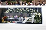 s Gravenzande 1 mei 2026
Begrafenis Jade Kops . Koningin Maxima heeft een mooi bloemstuk gestuurd