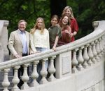 Den Haag 21 mei 2026
Fotouurtje met de koninklijke familie in de Hollandse tuin van Park Clingendael . Aanwezig Koning Willem Alexander Koningin Maxima Prinses Amalia Prinses Alexia en Prinses Ariane .