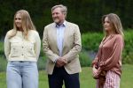 Den Haag 21 mei 2026
Fotouurtje met de koninklijke familie in de Hollandse tuin van Park Clingendael . Aanwezig Koning Willem Alexander Koningin Maxima Prinses Amalia Prinses Alexia en Prinses Ariane .