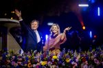 Amsterdam 5 mei 2026
5 mei Concert op de Amstel voor bevrijdingsdag . Koning Willem Alexander en Koningin Maxima zijn aanwezig .
Tineke Schouten en Splinter Chabot presenteren het . De artiesten die opterden zijn Roxeanne Hazes Acda en de Munnik Miss Envy Peru Edsilia Rombley Rolf Sanches en Fleur Raateland . Jamai Looman is dirigent .