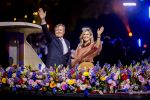 Amsterdam 5 mei 2026
5 mei Concert op de Amstel voor bevrijdingsdag . Koning Willem Alexander en Koningin Maxima zijn aanwezig .
Tineke Schouten en Splinter Chabot presenteren het . De artiesten die opterden zijn Roxeanne Hazes Acda en de Munnik Miss Envy Peru Edsilia Rombley Rolf Sanches en Fleur Raateland . Jamai Looman is dirigent .