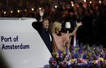 Amsterdam 5 mei 2026
5 mei Concert op de Amstel voor bevrijdingsdag . Koning Willem Alexander en Koningin Maxima zijn aanwezig .
Tineke Schouten en Splinter Chabot presenteren het . De artiesten die opterden zijn Roxeanne Hazes Acda en de Munnik Miss Envy Peru Edsilia Rombley Rolf Sanches en Fleur Raateland . Jamai Looman is dirigent .