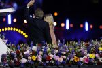 Amsterdam 5 mei 2026
5 mei Concert op de Amstel voor bevrijdingsdag . Koning Willem Alexander en Koningin Maxima zijn aanwezig .
Tineke Schouten en Splinter Chabot presenteren het . De artiesten die opterden zijn Roxeanne Hazes Acda en de Munnik Miss Envy Peru Edsilia Rombley Rolf Sanches en Fleur Raateland . Jamai Looman is dirigent .