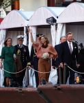 Amsterdam 5 mei 2026
5 mei Concert op de Amstel voor bevrijdingsdag . Koning Willem Alexander en Koningin Maxima zijn aanwezig .
Tineke Schouten en Splinter Chabot presenteren het . De artiesten die opterden zijn Roxeanne Hazes Acda en de Munnik Miss Envy Peru Edsilia Rombley Rolf Sanches en Fleur Raateland . Jamai Looman is dirigent .