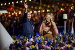 Amsterdam 5 mei 2026
5 mei Concert op de Amstel voor bevrijdingsdag . Koning Willem Alexander en Koningin Maxima zijn aanwezig .
Tineke Schouten en Splinter Chabot presenteren het . De artiesten die opterden zijn Roxeanne Hazes Acda en de Munnik Miss Envy Peru Edsilia Rombley Rolf Sanches en Fleur Raateland . Jamai Looman is dirigent .