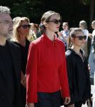 s Gravenzande 1 mei 2026
Begrafenis Jade Kops . Koningin Maxima heeft een mooi bloemstuk gestuurd . Linda Hakeboom