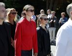 s Gravenzande 1 mei 2026
Begrafenis Jade Kops . Koningin Maxima heeft een mooi bloemstuk gestuurd . Linda Hakeboom