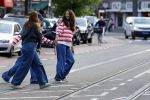 Amsterdam 7 mei 2026
Maria Tailor en haar dochter tijdens shoot op straat in Amsterdam zuid.