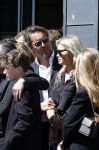 s Gravenzande 1 mei 2026
Begrafenis Jade Kops . Koningin Maxima heeft een mooi bloemstuk gestuurd . Nicolette v Dam en Bas Smit