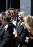 s Gravenzande 1 mei 2026
Begrafenis Jade Kops . Koningin Maxima heeft een mooi bloemstuk gestuurd . Nicolette v Dam en Bas Smit