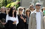 s Gravenzande 1 mei 2026
Begrafenis Jade Kops . Koningin Maxima heeft een mooi bloemstuk gestuurd . Nicolette v Dam en Bas Smit