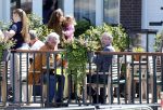 Muiderberg Muiden 8 9 mei 2026
Peter Holt gaat met een vriend vanaf zijn huis naar cafe Ome Ko in Muiden waar ze lekker op terras gaan zitten
