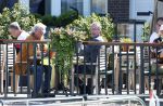 Muiderberg Muiden 8 9 mei 2026
Peter Holt gaat met een vriend vanaf zijn huis naar cafe Ome Ko in Muiden waar ze lekker op terras gaan zitten