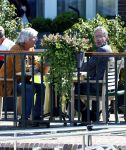 Muiderberg Muiden 8 9 mei 2026
Peter Holt gaat met een vriend vanaf zijn huis naar cafe Ome Ko in Muiden waar ze lekker op terras gaan zitten
