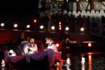 Amsterdam 5 mei 2026
5 mei Concert op de Amstel voor bevrijdingsdag . Koning Willem Alexander en Koningin Maxima zijn aanwezig .
Tineke Schouten en Splinter Chabot presenteren het . De artiesten die opterden zijn Roxeanne Hazes Acda en de Munnik Miss Envy Peru Edsilia Rombley Rolf Sanches en Fleur Raateland . Jamai Looman is dirigent .