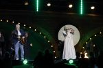 Amsterdam 5 mei 2026
5 mei Concert op de Amstel voor bevrijdingsdag . Koning Willem Alexander en Koningin Maxima zijn aanwezig .
Tineke Schouten en Splinter Chabot presenteren het . De artiesten die opterden zijn Roxeanne Hazes Acda en de Munnik Miss Envy Peru Edsilia Rombley Rolf Sanches en Fleur Raateland . Jamai Looman is dirigent .