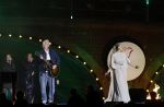 Amsterdam 5 mei 2026
5 mei Concert op de Amstel voor bevrijdingsdag . Koning Willem Alexander en Koningin Maxima zijn aanwezig .
Tineke Schouten en Splinter Chabot presenteren het . De artiesten die opterden zijn Roxeanne Hazes Acda en de Munnik Miss Envy Peru Edsilia Rombley Rolf Sanches en Fleur Raateland . Jamai Looman is dirigent .