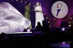 Amsterdam 5 mei 2026
5 mei Concert op de Amstel voor bevrijdingsdag . Koning Willem Alexander en Koningin Maxima zijn aanwezig .
Tineke Schouten en Splinter Chabot presenteren het . De artiesten die opterden zijn Roxeanne Hazes Acda en de Munnik Miss Envy Peru Edsilia Rombley Rolf Sanches en Fleur Raateland . Jamai Looman is dirigent .
