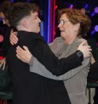 Hilversum 8 mei 2026
Finale van the Voice of Holland met Chantal janzen en Edson da Graca . De coaches zijn Suzen & freek Willie Wartaal Dinand Woesthoff en Ilse de Lange . de Finalisten Ruben Hillen Nieloefaar Bahadori Sanne v Assouw en Thijs Veldhuis . De bekendmaking was in RTL Tonight met Humberto Tan als presentator. Ruben Hillen met moeder