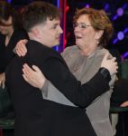 Hilversum 8 mei 2026
Finale van the Voice of Holland met Chantal janzen en Edson da Graca . De coaches zijn Suzen & freek Willie Wartaal Dinand Woesthoff en Ilse de Lange . de Finalisten Ruben Hillen Nieloefaar Bahadori Sanne v Assouw en Thijs Veldhuis . De bekendmaking was in RTL Tonight met Humberto Tan als presentator. Ruben Hillen met moeder