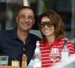 Amsterdam 2 mei 2026
Ruud Gullit en zijn vriendin Karin de Rooy op terras in Amsterdam zuid