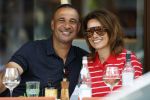 Amsterdam 2 mei 2026
Ruud Gullit en zijn vriendin Karin de Rooy op terras in Amsterdam zuid