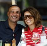 Amsterdam 2 mei 2026
Ruud Gullit en zijn vriendin Karin de Rooy op terras in Amsterdam zuid