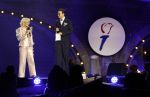 Amsterdam 5 mei 2026
5 mei Concert op de Amstel voor bevrijdingsdag . Koning Willem Alexander en Koningin Maxima zijn aanwezig .
Splinter Chabot en Tineke Schouten