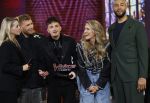 Hilversum 8 mei 2026
Finale van the Voice of Holland met Chantal janzen en Edson da Graca . De coaches zijn Suzen & freek Willie Wartaal Dinand Woesthoff en Ilse de Lange . de Finalisten Ruben Hillen Nieloefaar Bahadori Sanne v Assouw en Thijs Veldhuis . De bekendmaking was in RTL Tonight met Humberto Tan als presentator.
