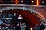 Amsterdam 5 mei 2026
5 mei Concert op de Amstel voor bevrijdingsdag . Koning Willem Alexander en Koningin Maxima zijn aanwezig .
Tineke Schouten en Splinter Chabot presenteren het . De artiesten die opterden zijn Roxeanne Hazes Acda en de Munnik Miss Envy Peru Edsilia Rombley Rolf Sanches en Fleur Raateland . Jamai Looman is dirigent .