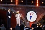 Amsterdam 5 mei 2026
5 mei Concert op de Amstel voor bevrijdingsdag . Koning Willem Alexander en Koningin Maxima zijn aanwezig .
Tineke Schouten en Splinter Chabot presenteren het . De artiesten die opterden zijn Roxeanne Hazes Acda en de Munnik Miss Envy Peru Edsilia Rombley Rolf Sanches en Fleur Raateland . Jamai Looman is dirigent .