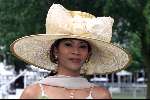 Ascot ( Engeland ) 17 juni 1999
Hoeden...hoeden  en nog meer hoeden op de LADY'S-day tijdens de Ascot paardenraces