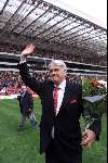 Afscheid Bobby Robson van Eindhovens publiek
16-05-99
Op de achtergrond de Hr. Slofstra